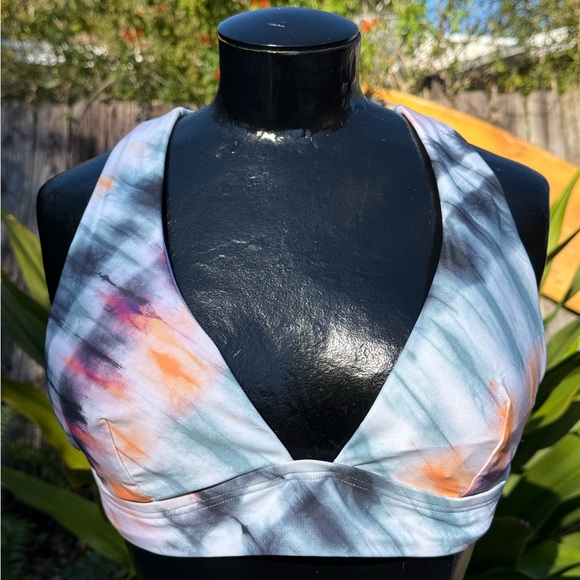 NWOT NEVER-WORN Rip Curl Tie-Dye bikini top Size XL - Picture 1 of 5